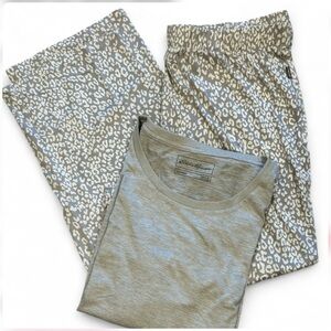 3 Pc Eddie Bauer Gray and Cream Lounge Set with Robe